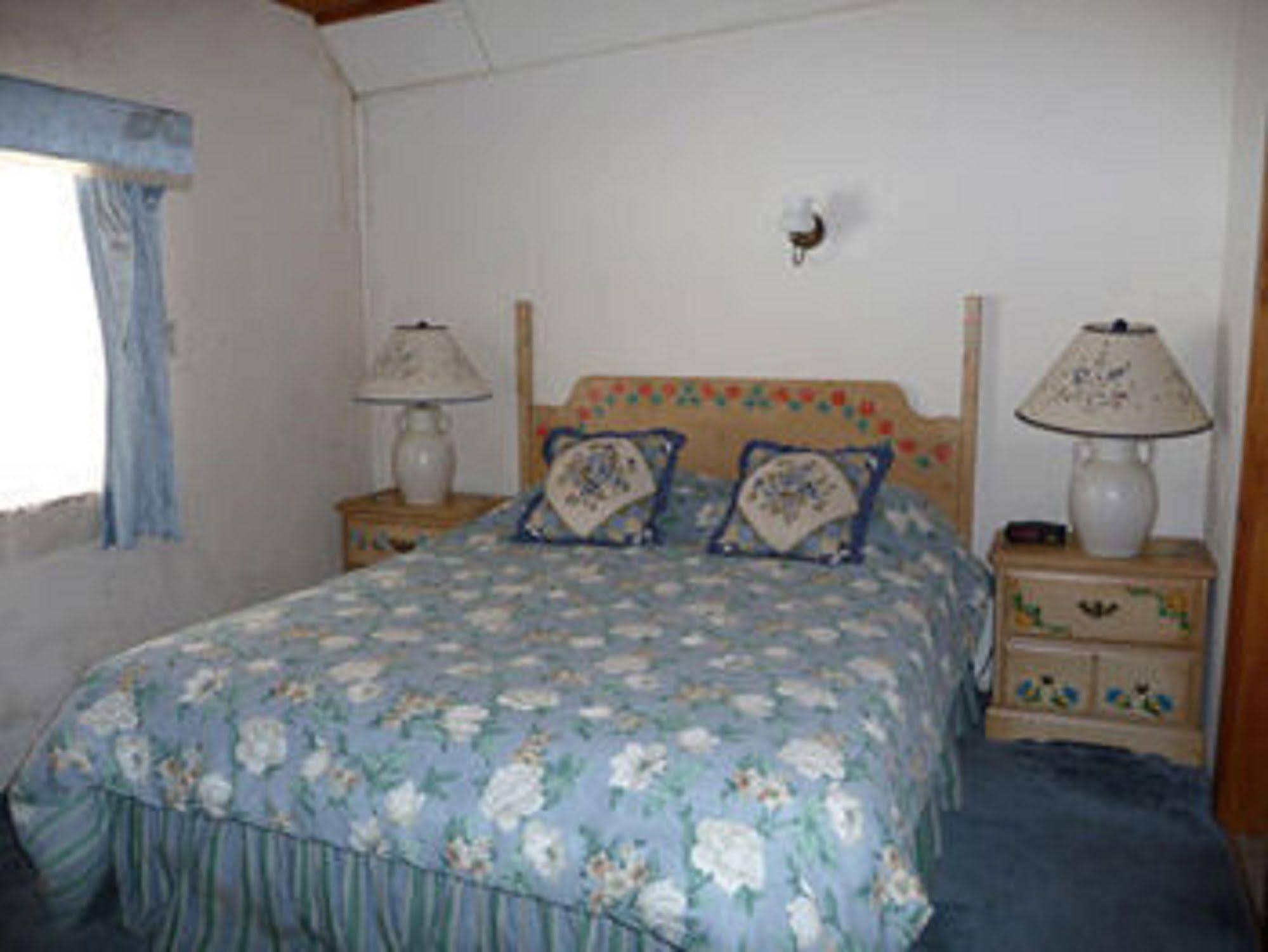 Dalems Chalet Brattleboro Ngoại thất bức ảnh